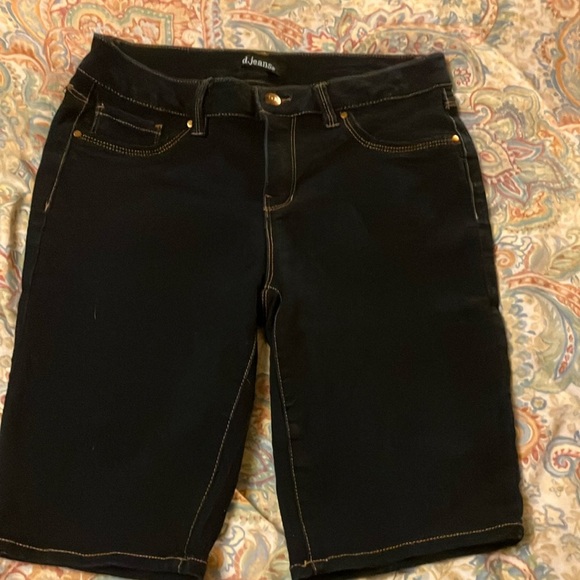 d. jeans Black Bermuda Shorts Classic Style size 8 - Picture 1 of 5
